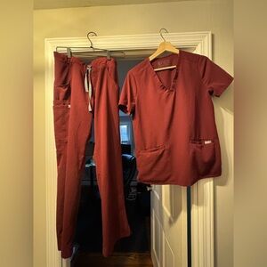 Small Figs Scrubs in Burgundy